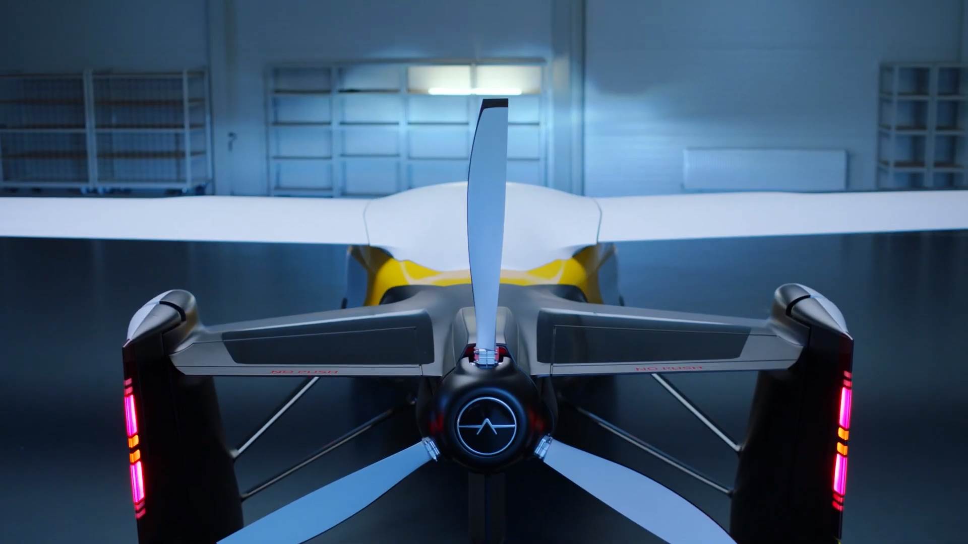   - YouTube/ Printscreen/ AeroMobil 
