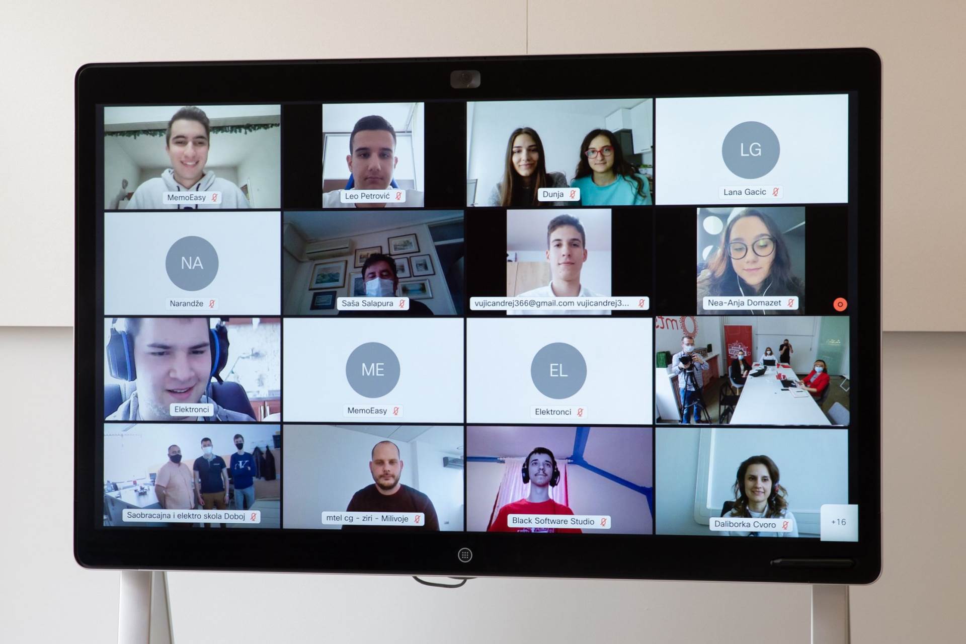   - SmartLife / Telekom Srbija 