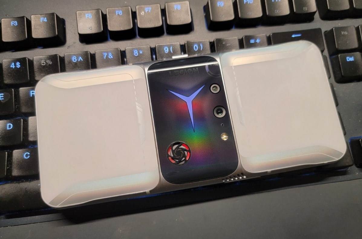  Lenovo Legion 2 Pro zadnja strana 