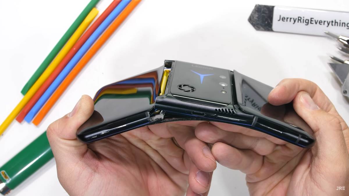   - SmartLife / YouTube / JerryRigEverything 