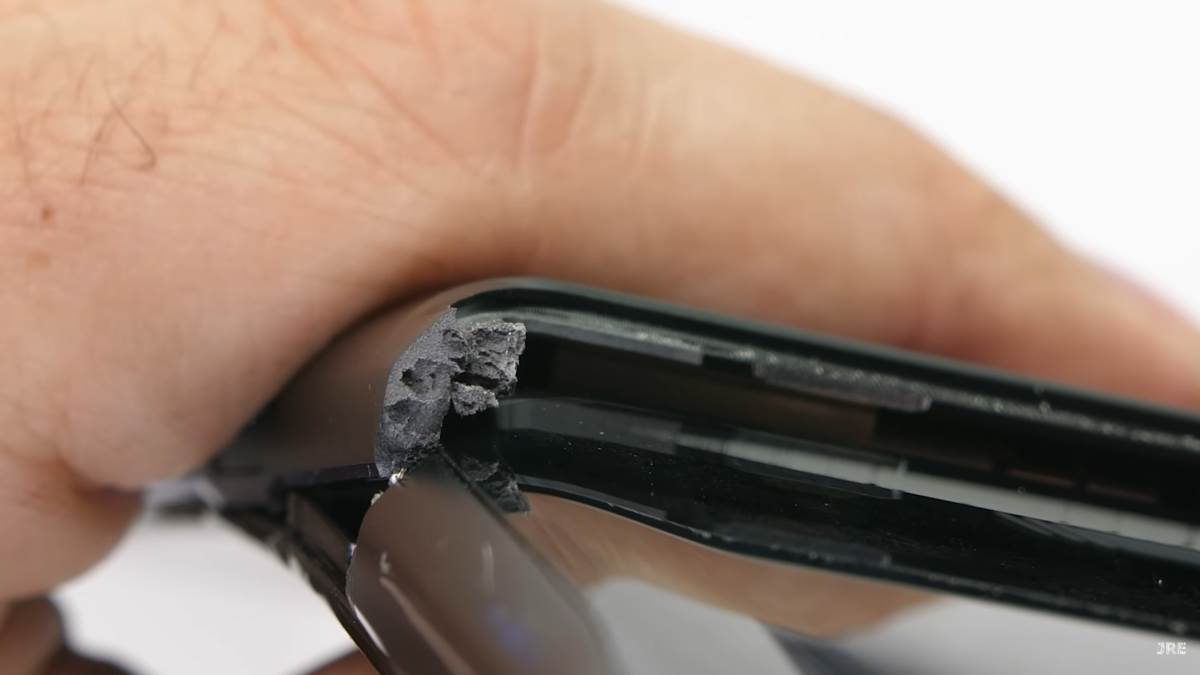   - SmartLife / YouTube / JerryRigEverything 