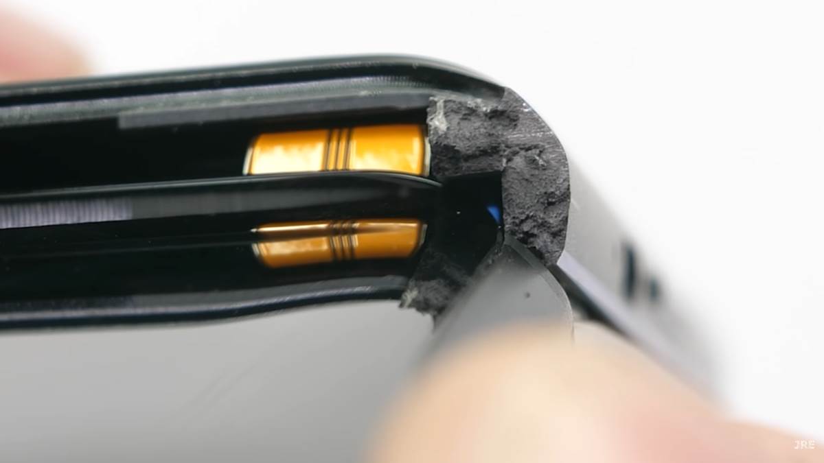   - SmartLife / YouTube / JerryRigEverything 