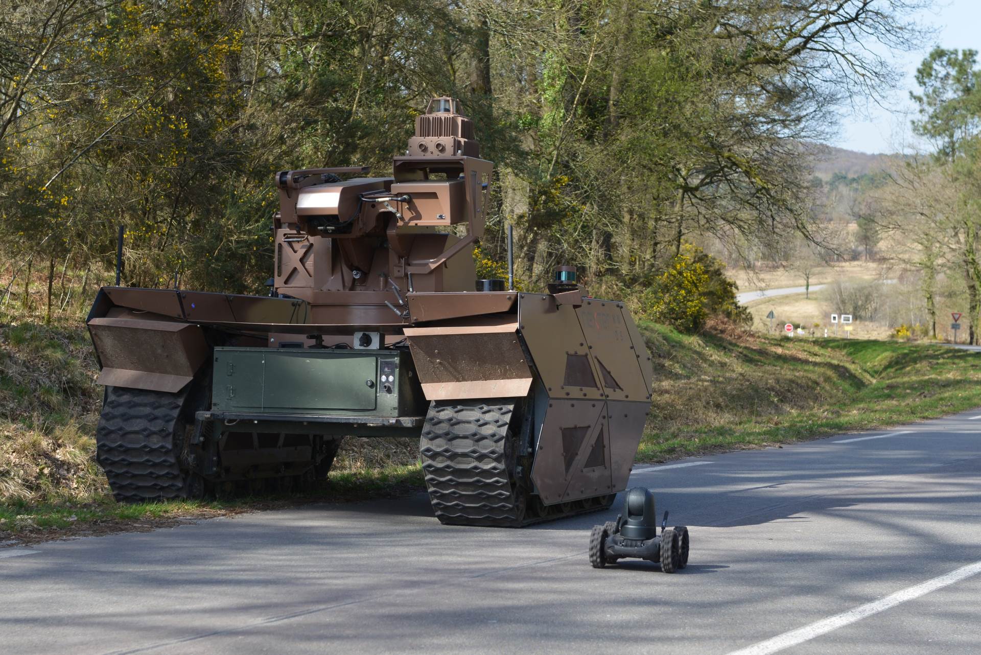   - SmartLife / Twitter / SaintCyrCoet 