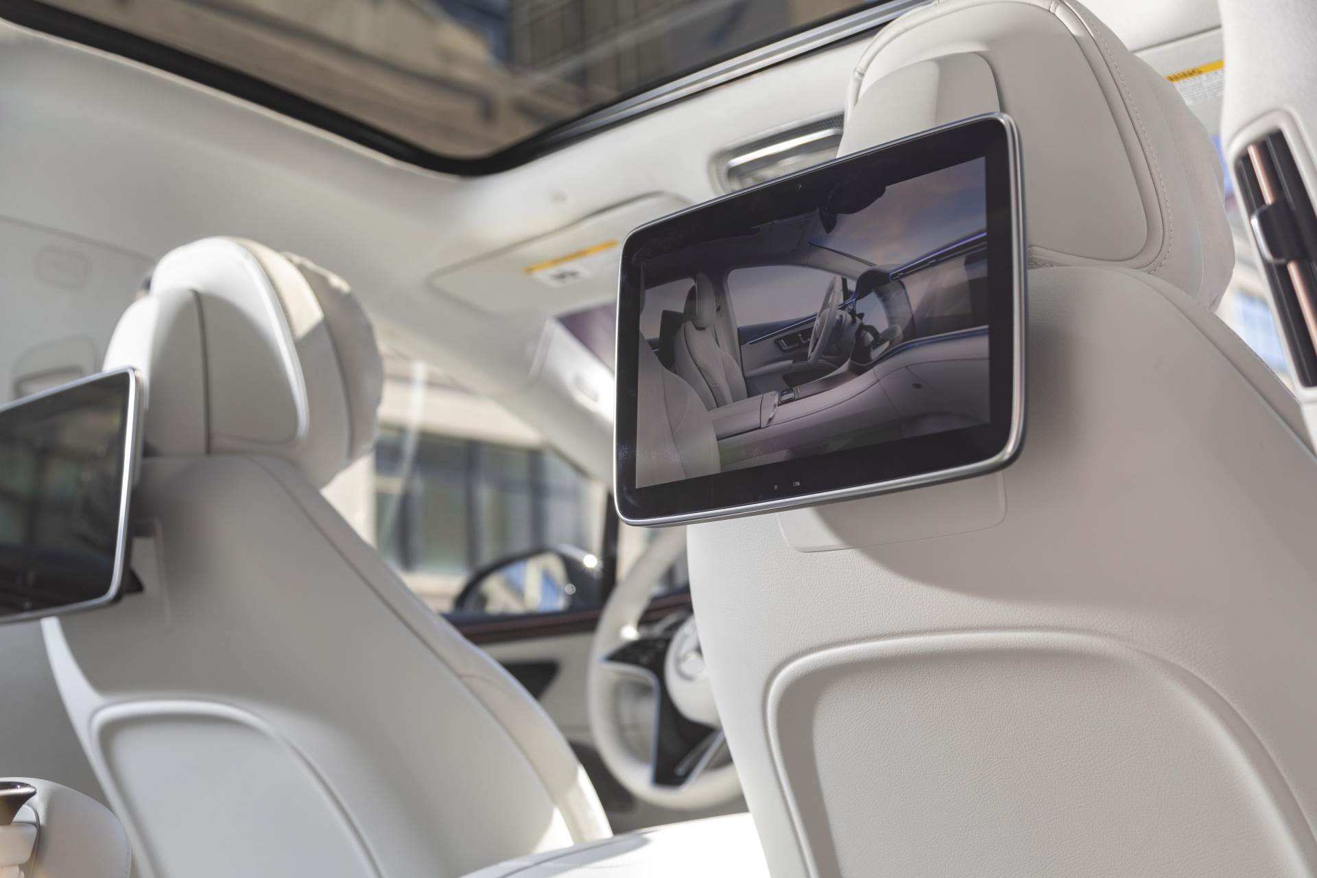   - SMARTLife / Mercedes-Benz 