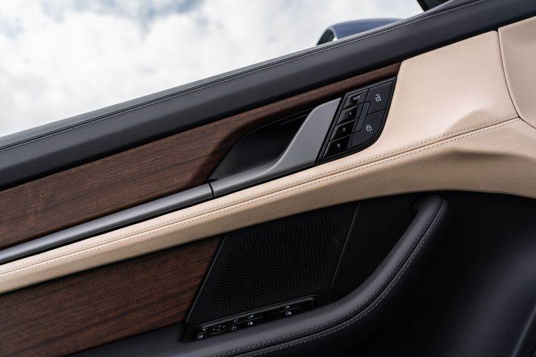   - SMARTLife / Porsche 