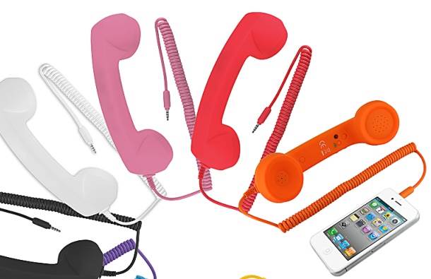  Retro slušalica priključuje se na sve telefone preko klasičnog 3.5 mm audio ulaza. 