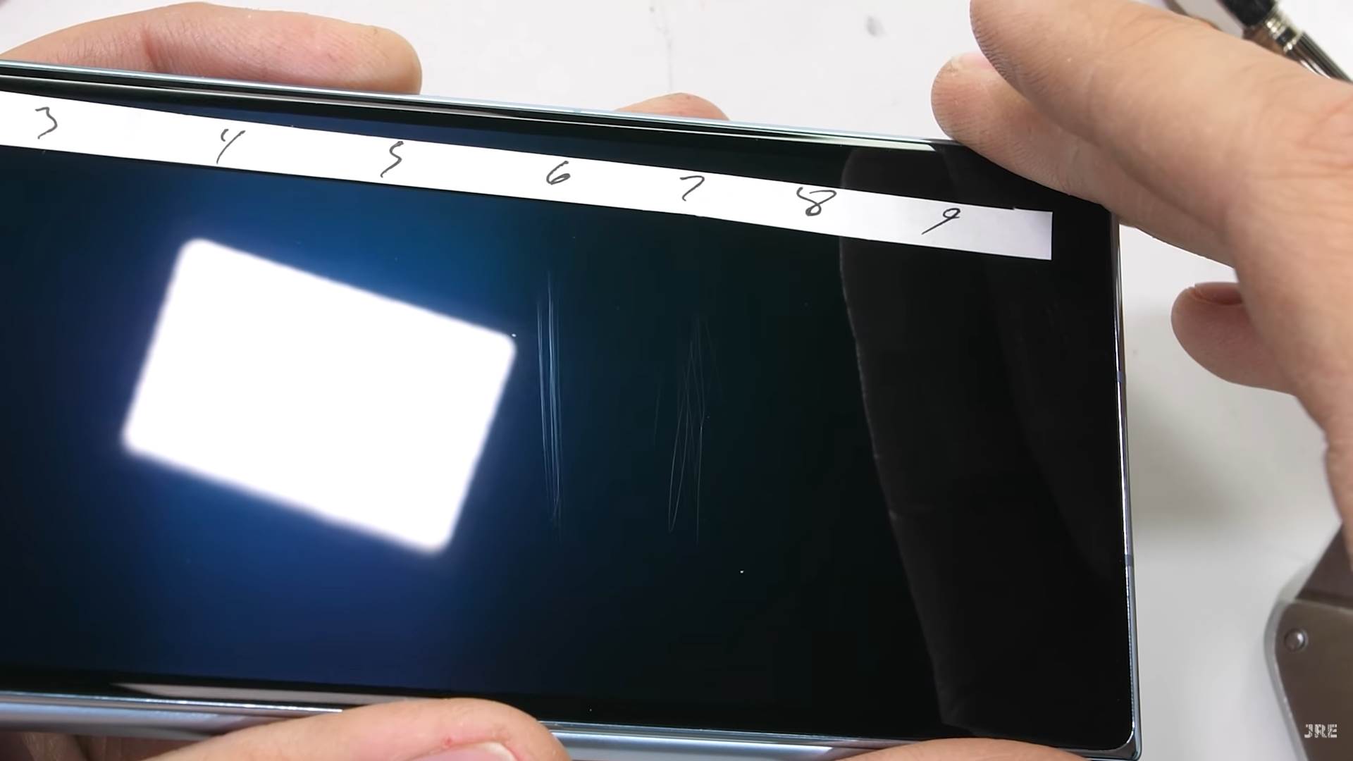   - SmartLife / YouTube / JerryRigEverything 