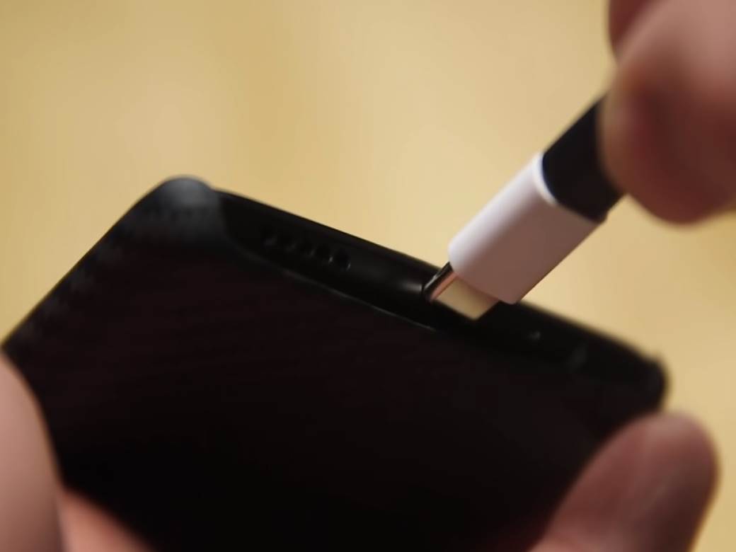USB-C.jpeg   USB-C.jpeg