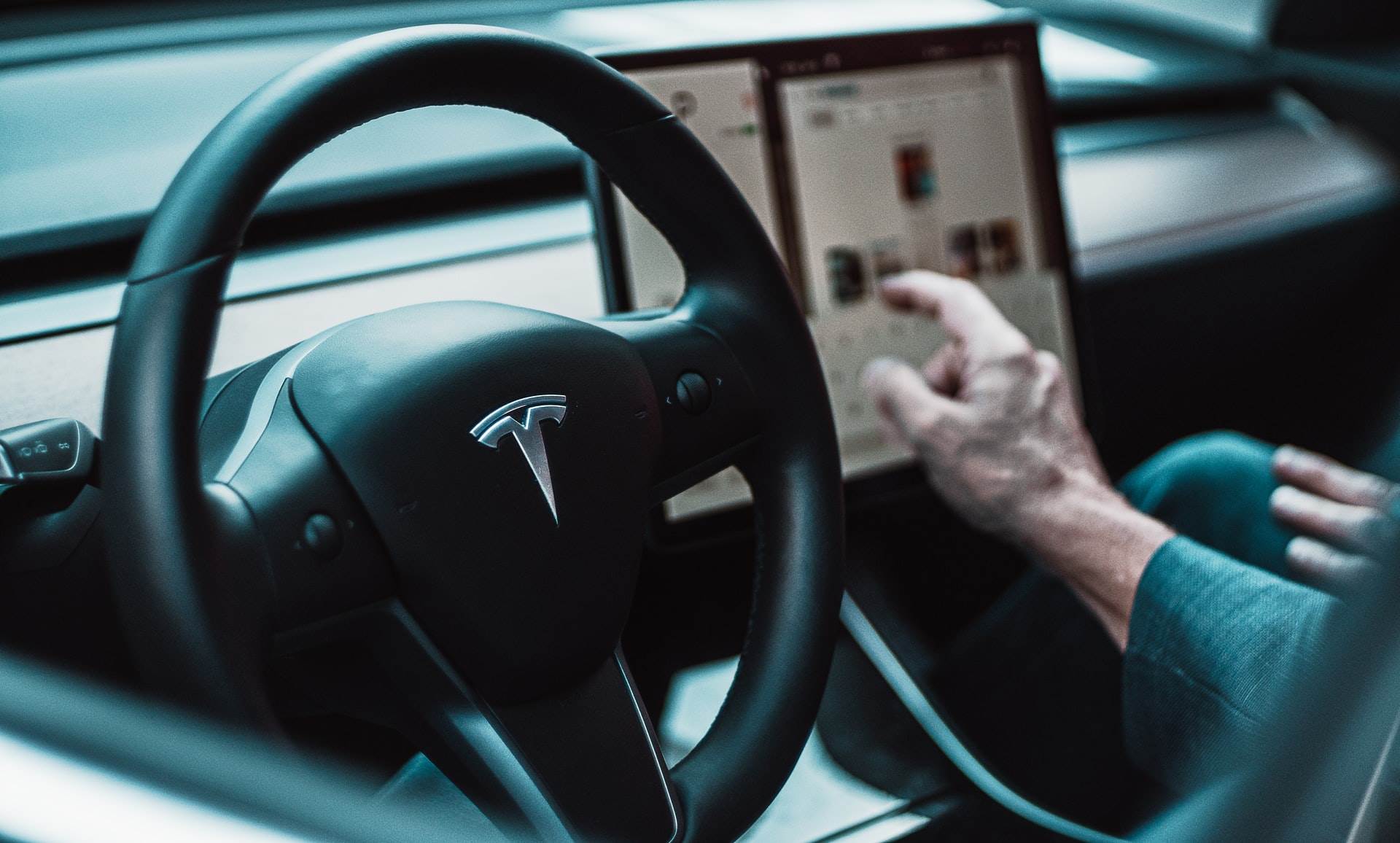 - SmartLife / Tesla    - SmartLife / Tesla