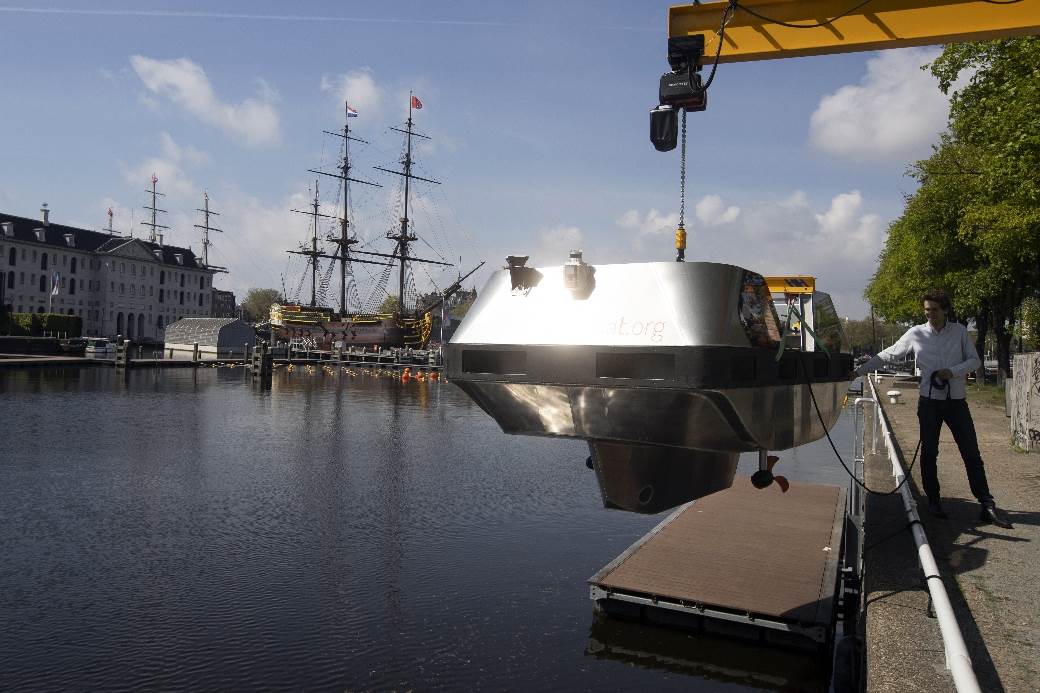   - Tanjug/AP Photo/Peter Dejong 