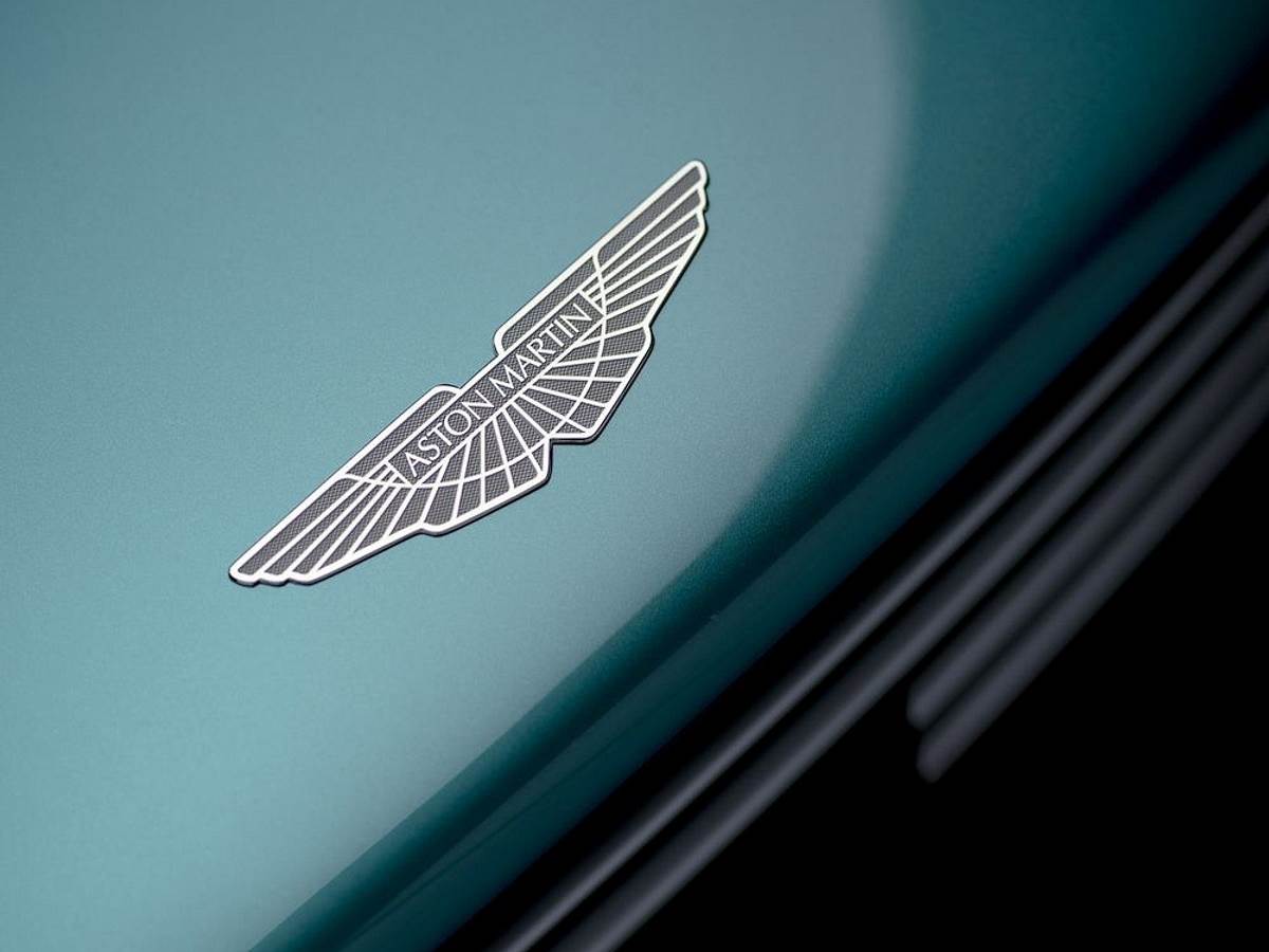   - SmartLife / Aston Martin 