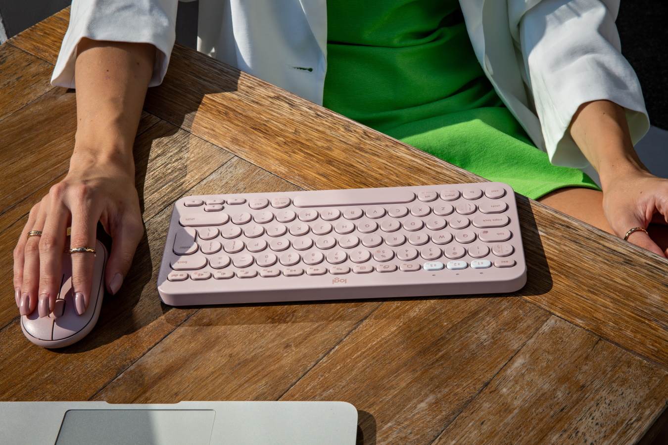  Logitech bežična tastatura i miš 