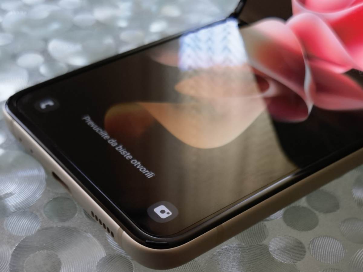  Samsung Galaxy Z Flip3 5G Slike Uživo (16) - SmartLife / Marko Čavić 