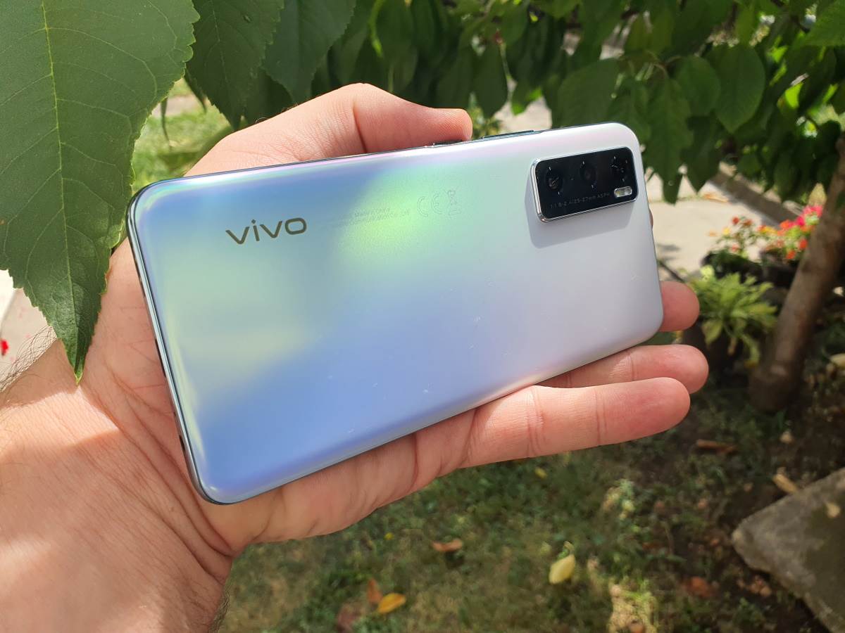  vivo Y70 zadnja strana - presijavanje - SmartLife / Marko Nešović 