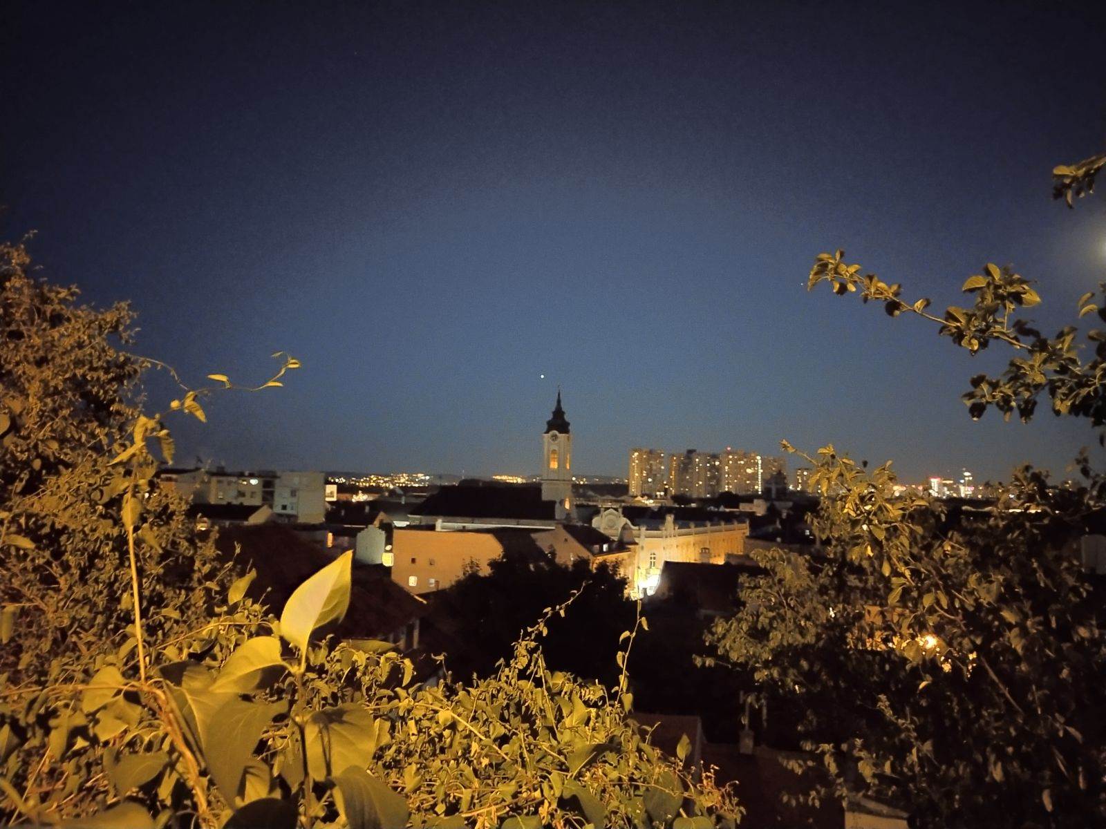  Crkva panorama - noćni režim - SmartLife / Marko Nešović 