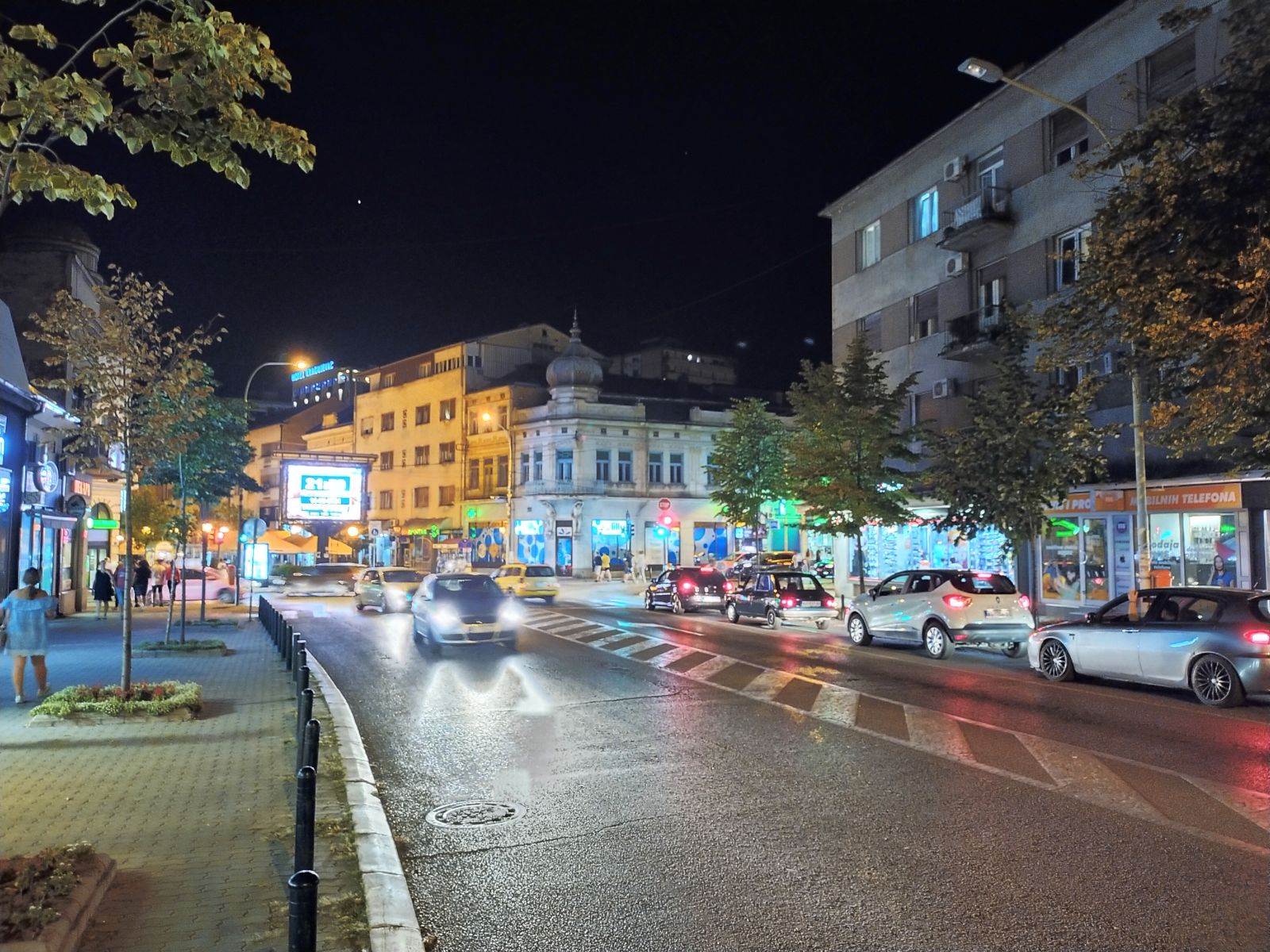  Glavna ulica - noćni režim - SmartLife / Marko Nešović 