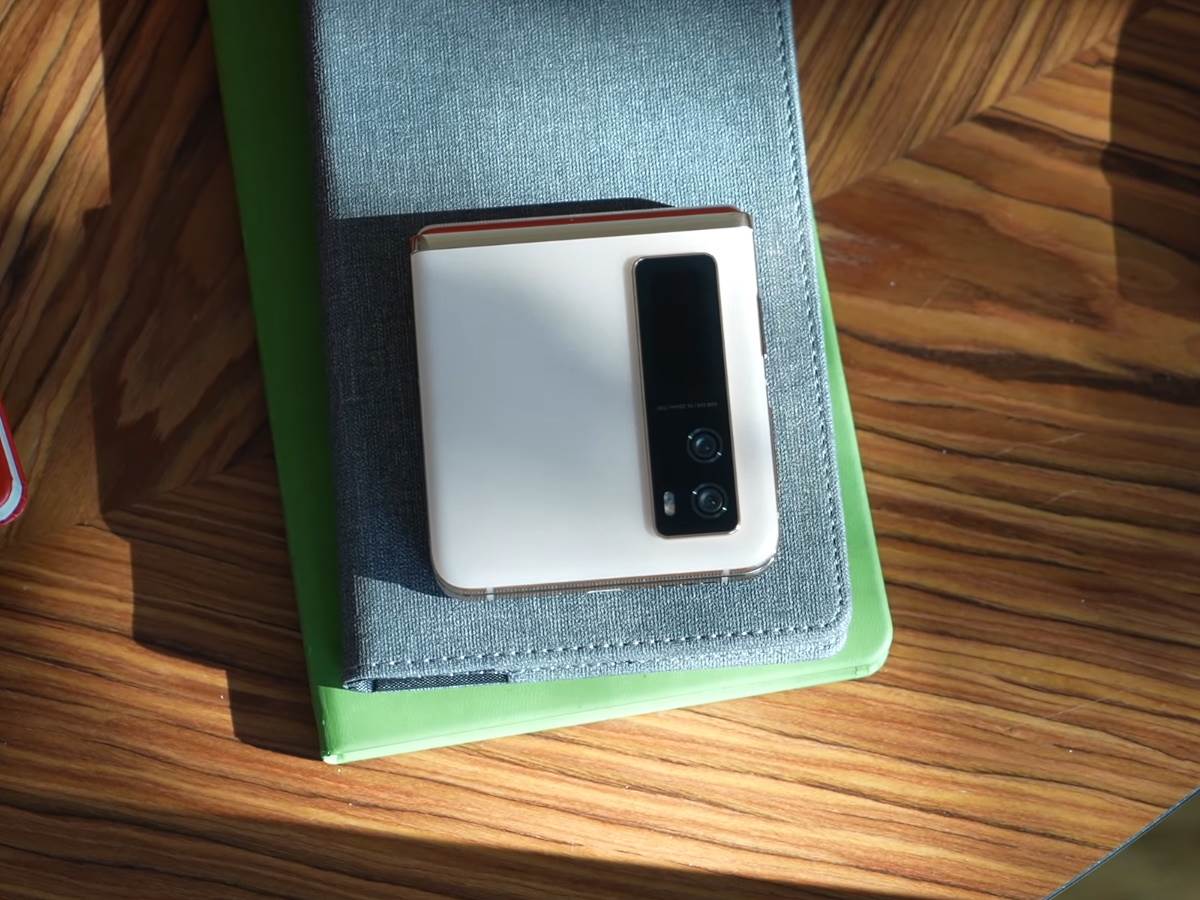  TCL Project Chicago savitljivi telefon - SmartLife / YouTube @MrMobile 