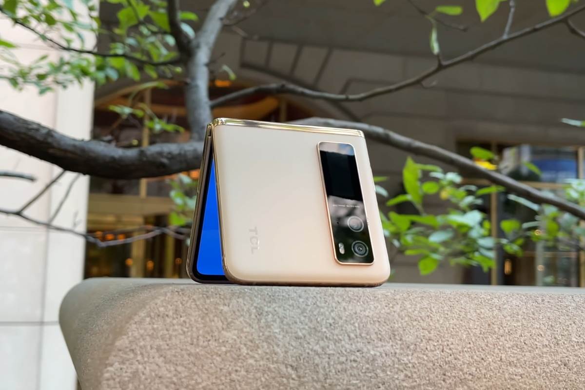  TCL Project Chicago savitljivi telefon 3 - SmartLife / YouTube @MrMobile 