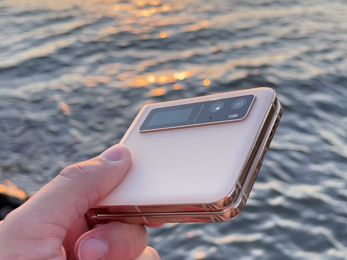  TCL Project Chicago savitljivi telefon 1 