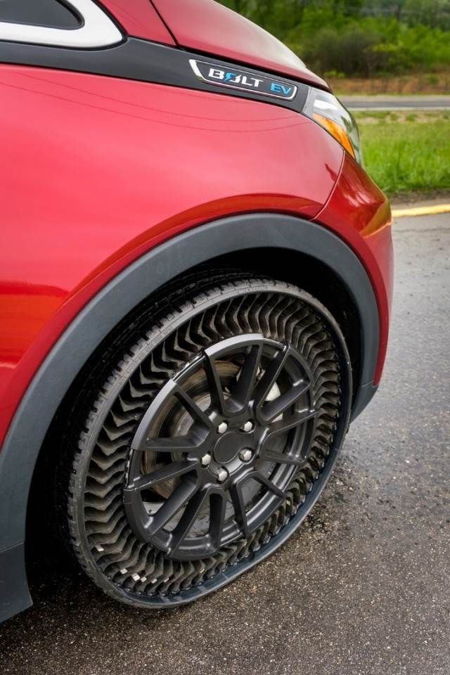  Michelin guma bez vazduha 4 - SmartLife / Michelin 