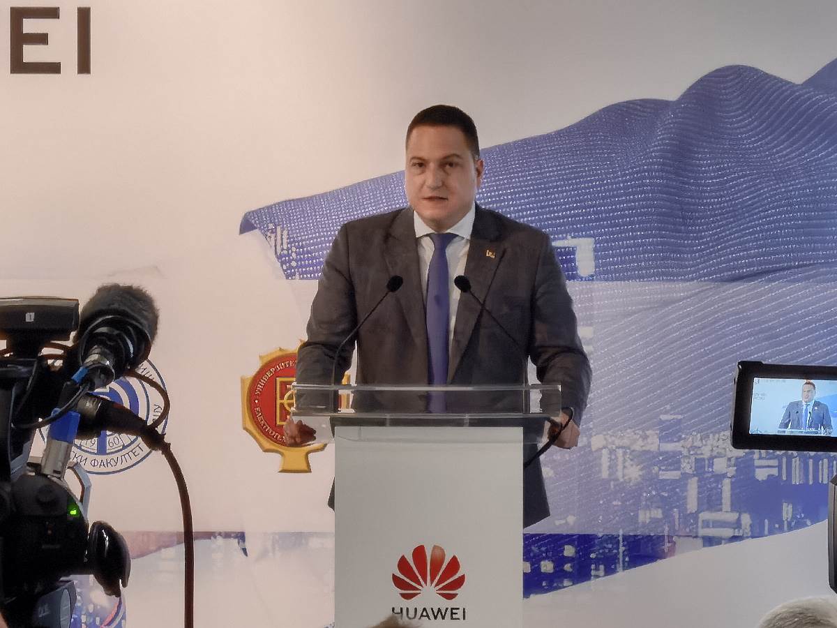  Huawei donacija fakultetima u Srbiji i policiji (1) - Smartlife 