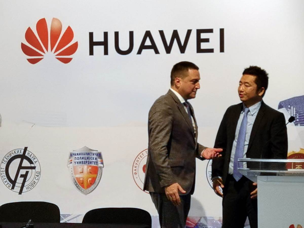  Huawei donacija fakultetima u Srbiji i policiji (3) 