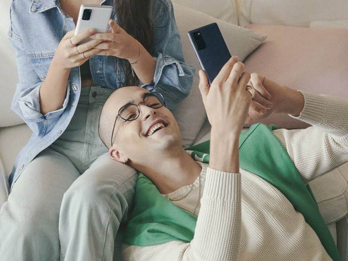  Samsung-Galaxy-S20-FE-4 