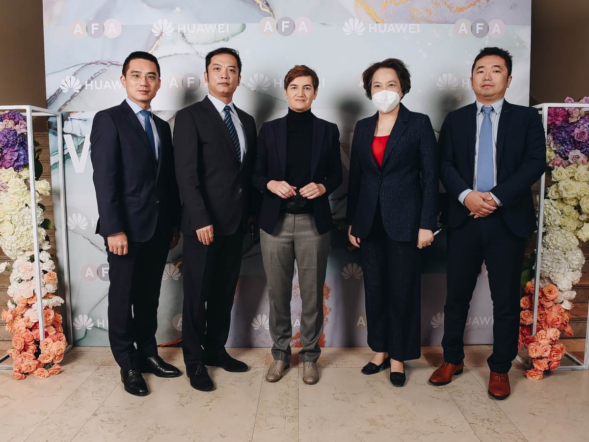  HUAWEI-3 - SmartLife / Huawei 