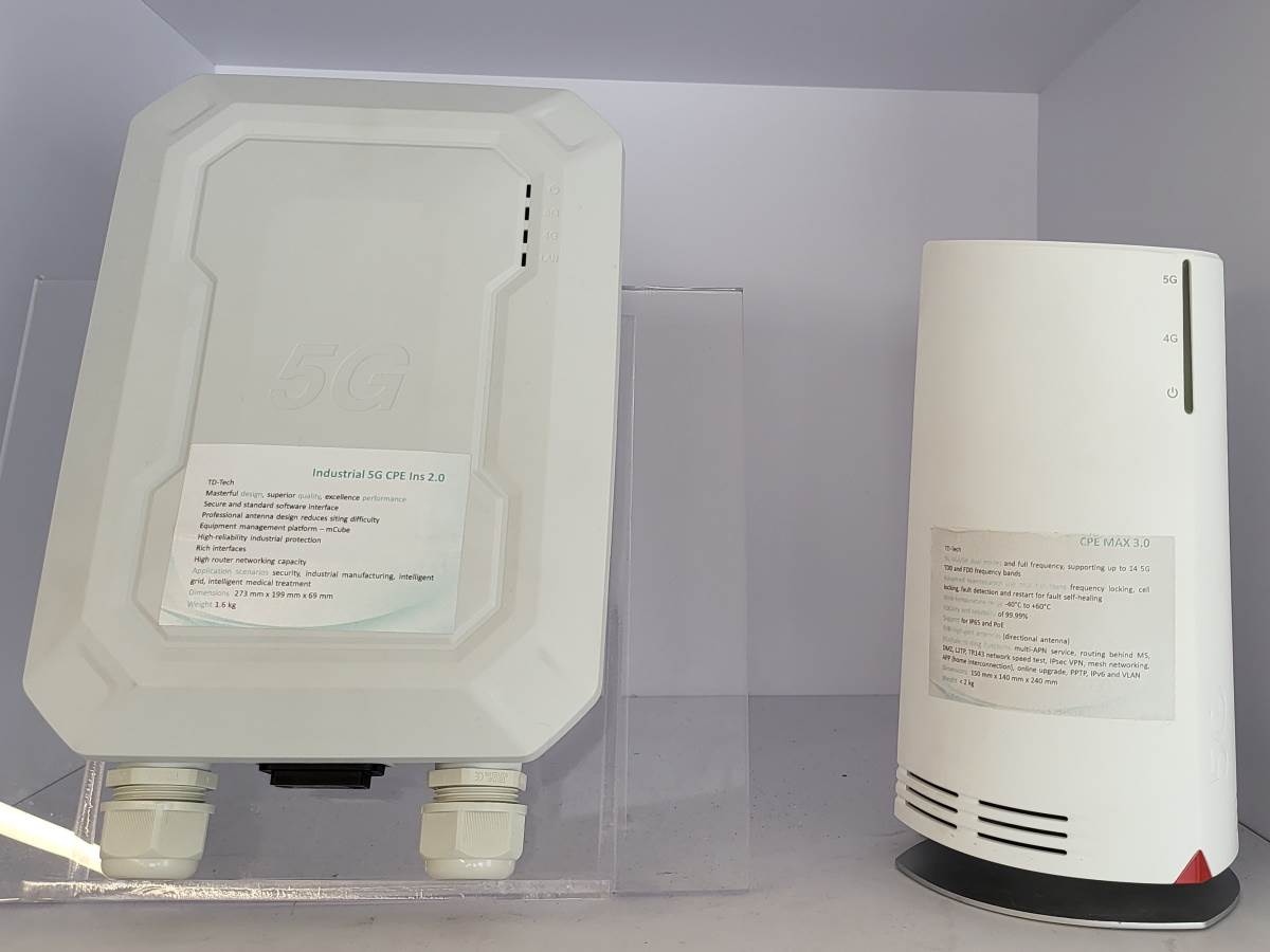 Huawei 5G kamion šta je unutra (13)   Huawei 5G kamion šta je unutra (13)