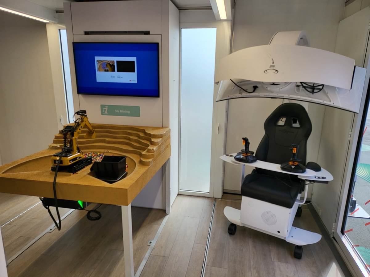 Huawei 5G kamion šta je unutra (19) - SmartLife / Marko Čavić   Huawei 5G kamion šta je unutra (19) - SmartLife / Marko Čavić