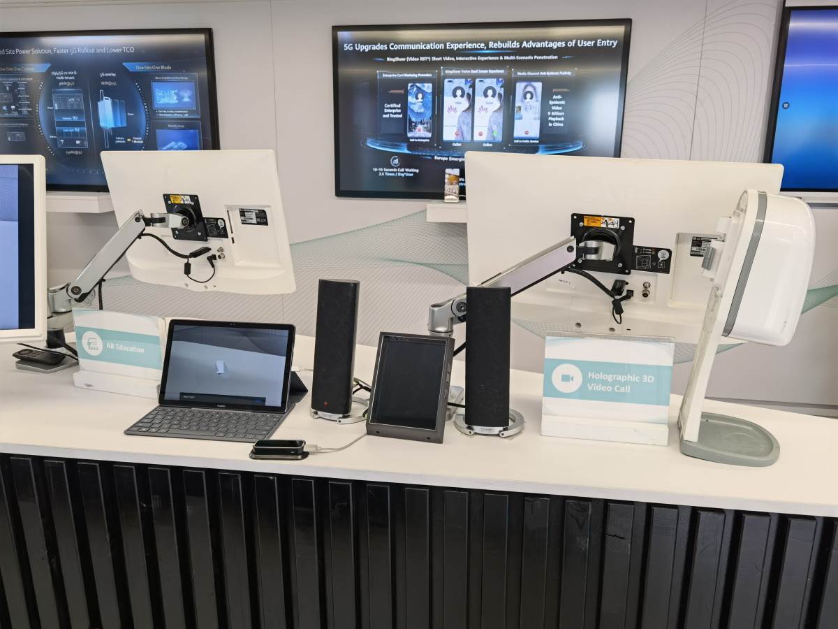 Huawei 5G kamion šta je unutra (18)   Huawei 5G kamion šta je unutra (18)