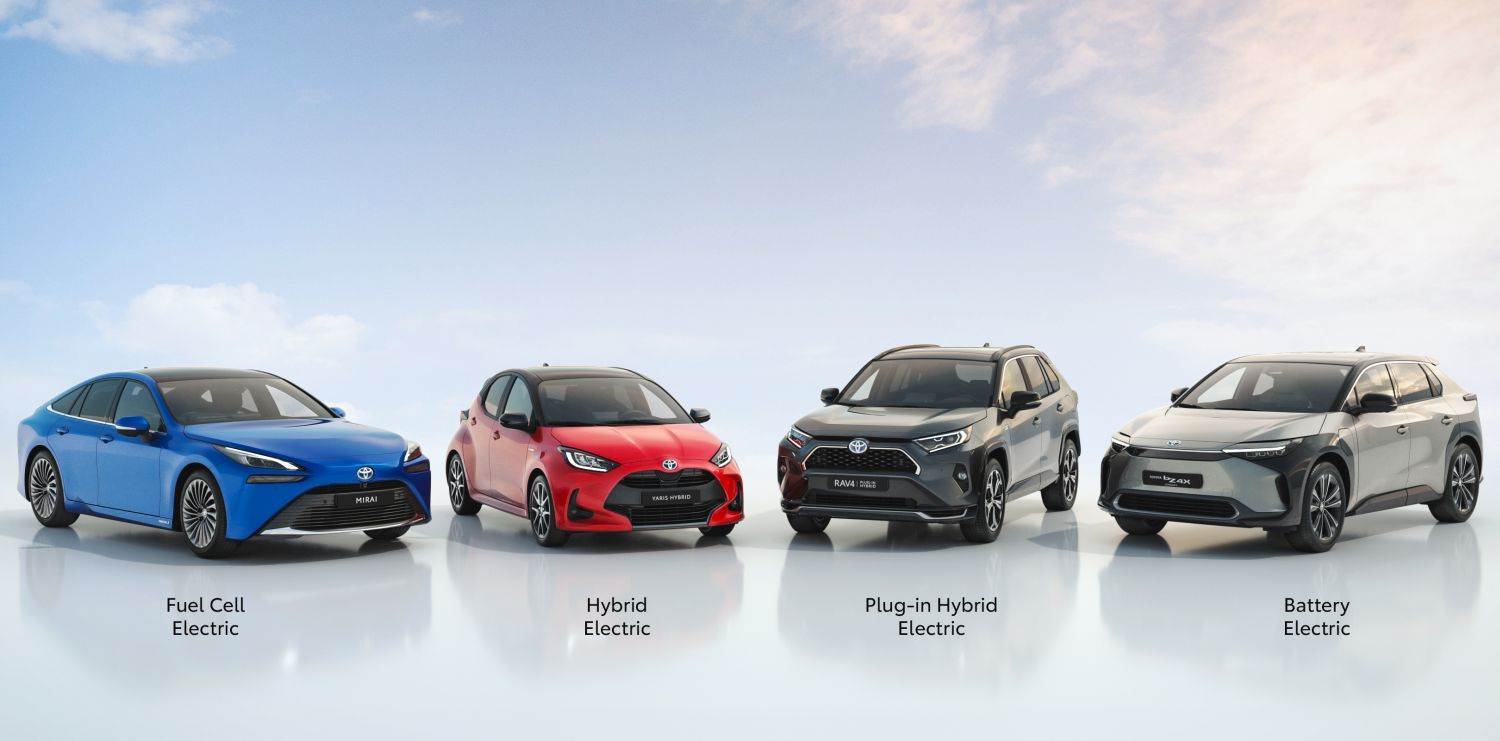 Toyota električni hibridni automobili 2 - SMARTLife / Toyota   Toyota električni hibridni automobili 2 - SMARTLife / Toyota