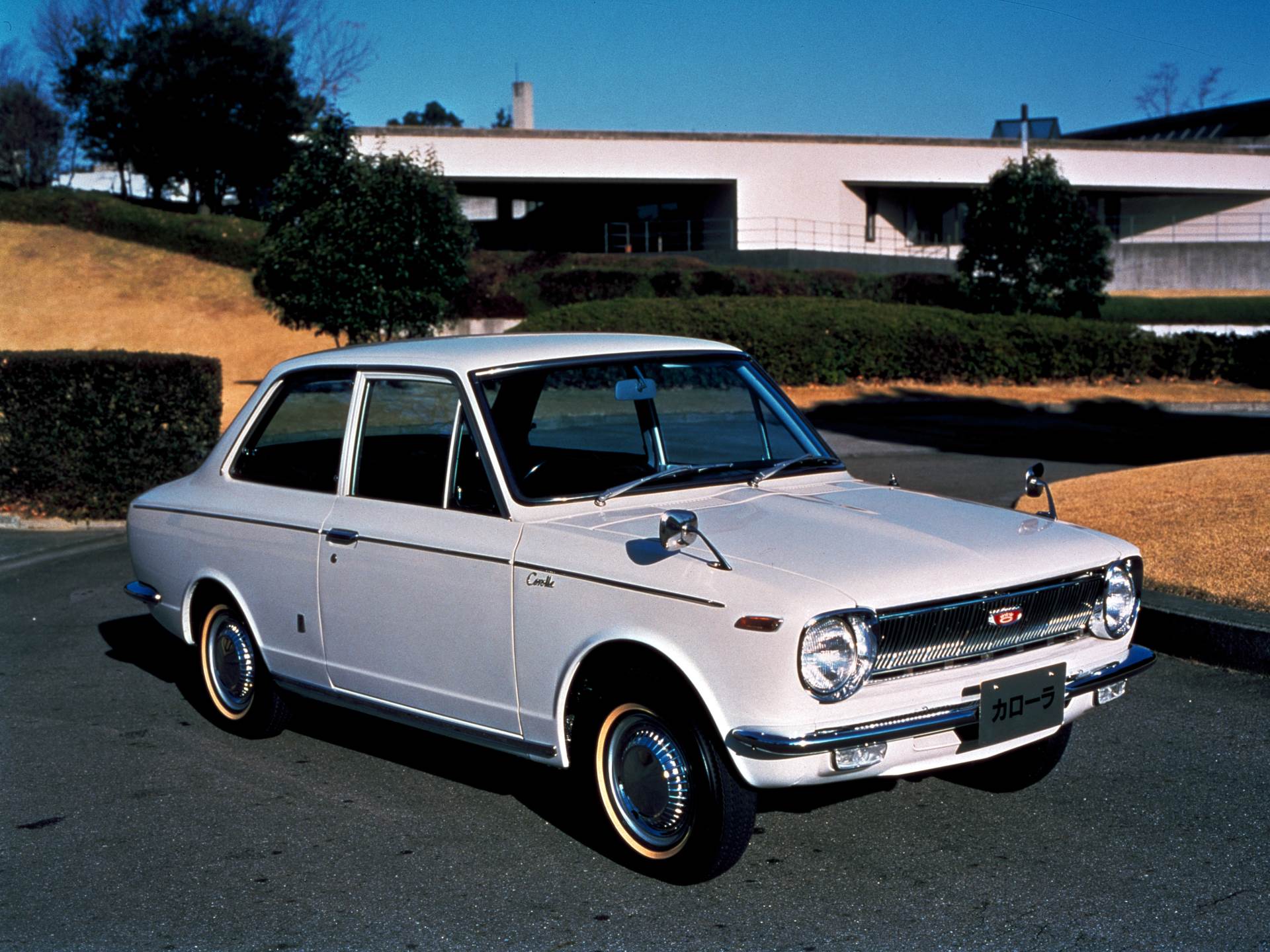 Toyota Corolla 1. generacija 1966. - SMARTLife / Toyota 