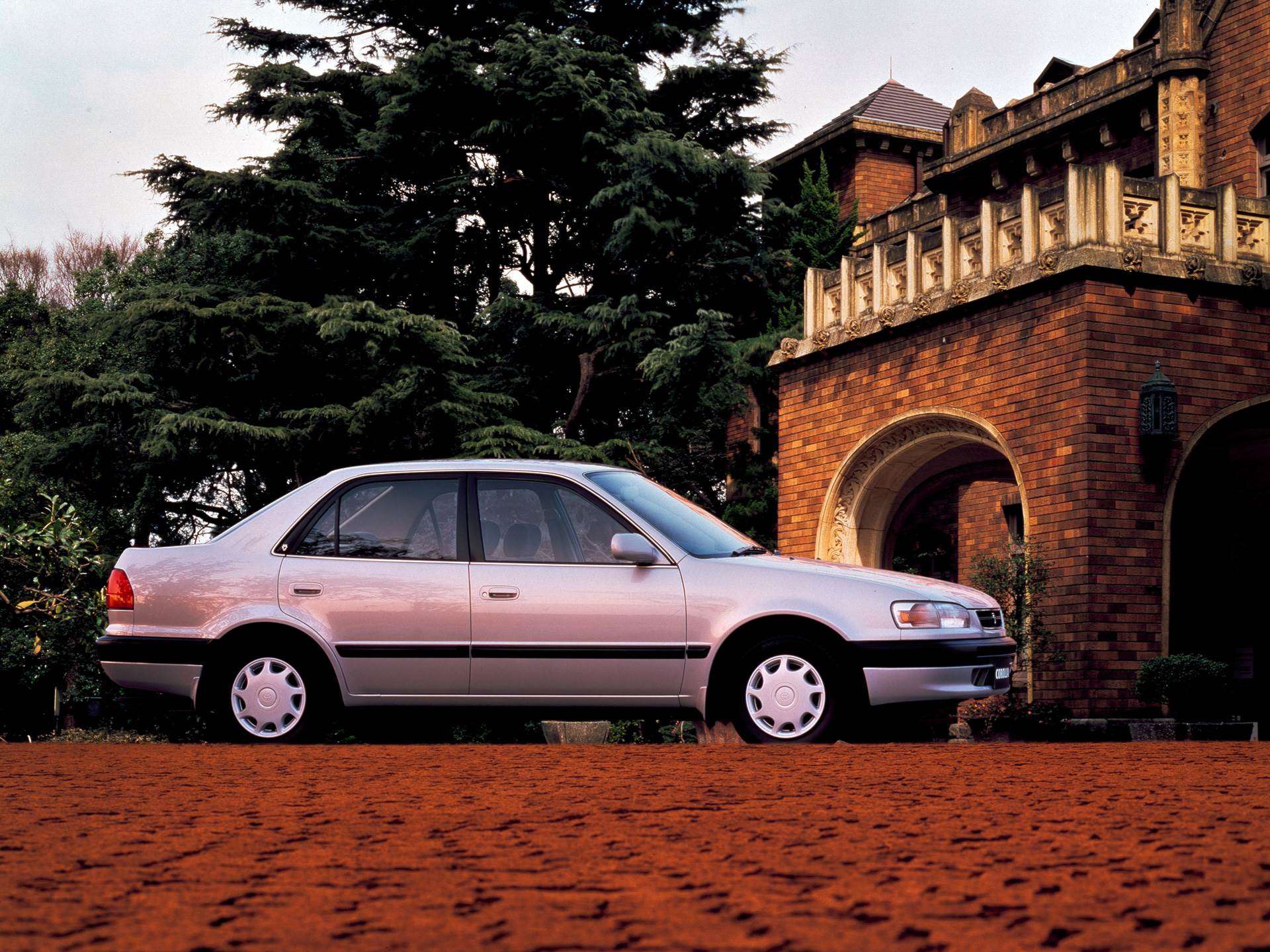  Toyota Corolla 8. generacija 1995. - SMARTLife / Toyota 