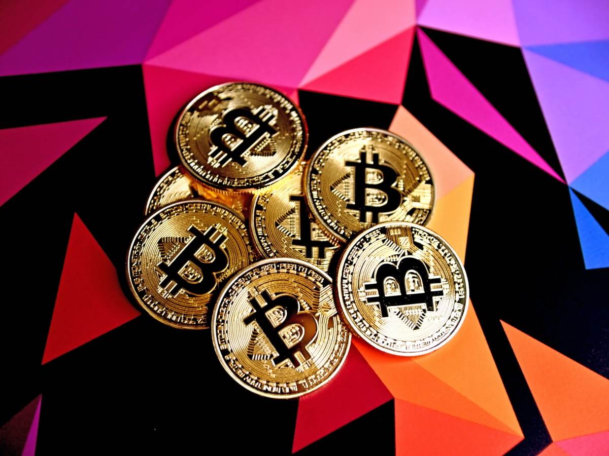  Gomila fizičkih Bitcoin novčića 
