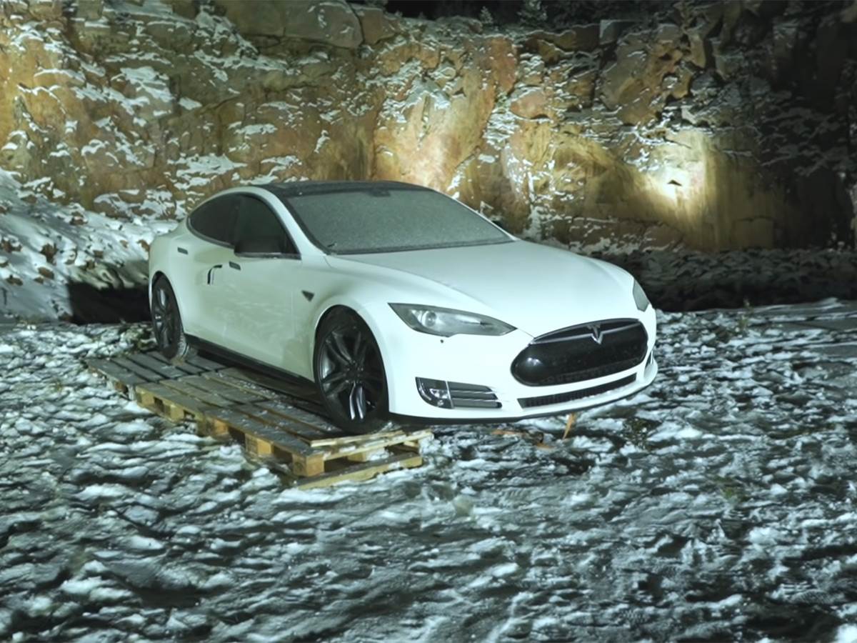  Tesla Model S 