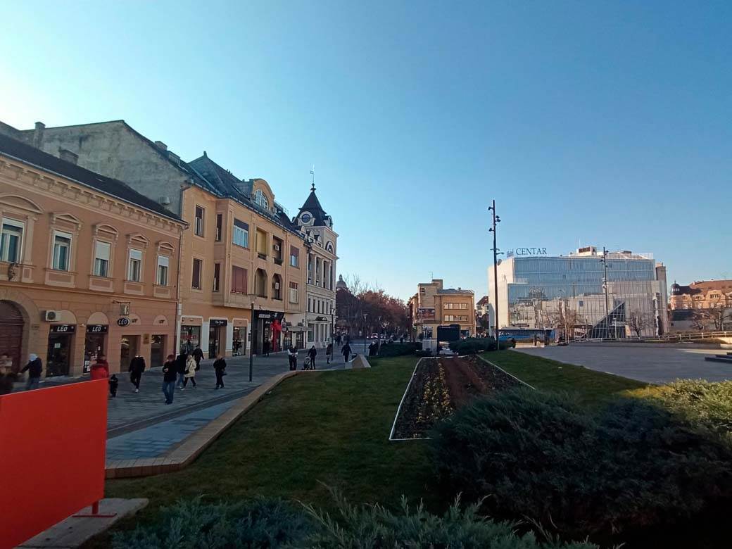 Novi-Sad-pozorisni-trg   Novi-Sad-pozorisni-trg