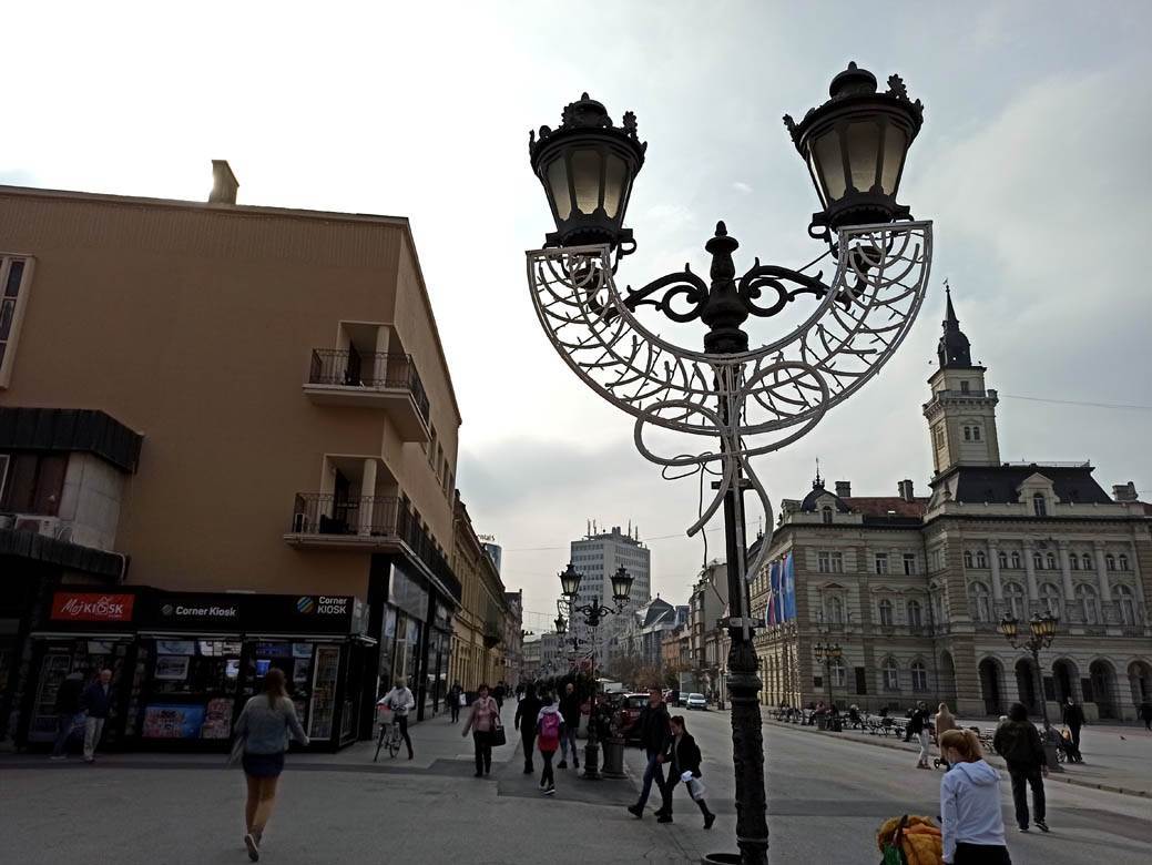 novi-sad-ukrasi-novogodis-nja-dekoracija   novi-sad-ukrasi-novogodis-nja-dekoracija