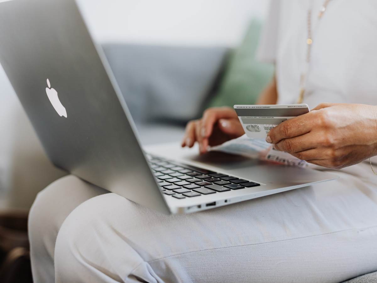 Online kupovina na računaru 