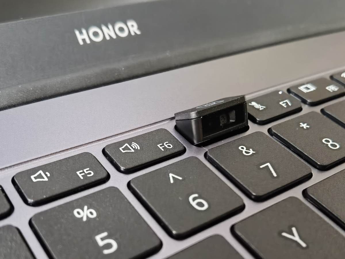  HONOR MagicBook X 15 laptop test i cena (9).jpg 