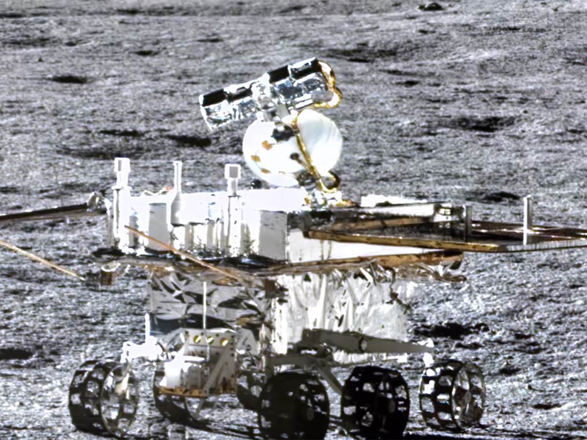 Yutu rover na Mesecu   Yutu rover na Mesecu