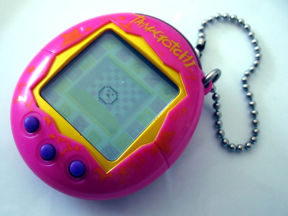  Tamagotchi - Smart Life/ Wikipedia 