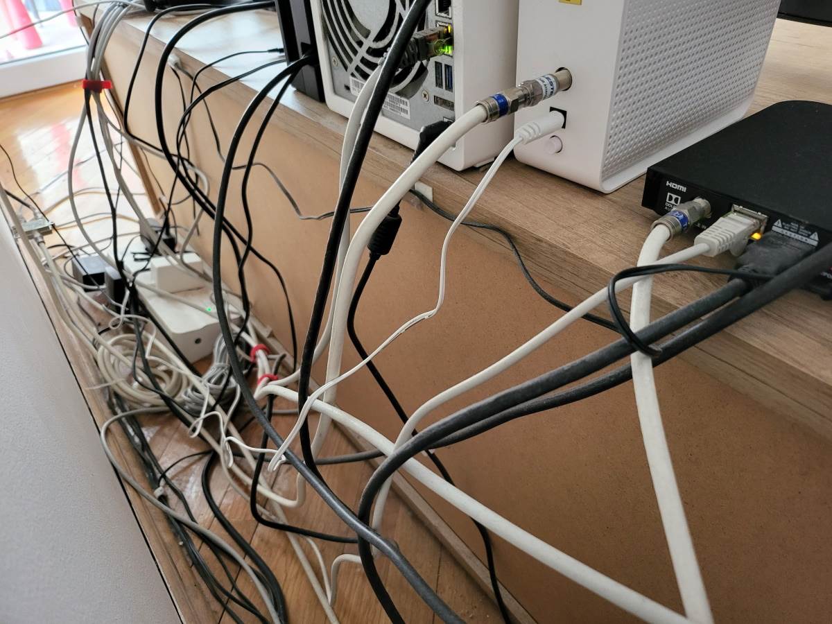 TV i mrežni kablovi   TV i mrežni kablovi