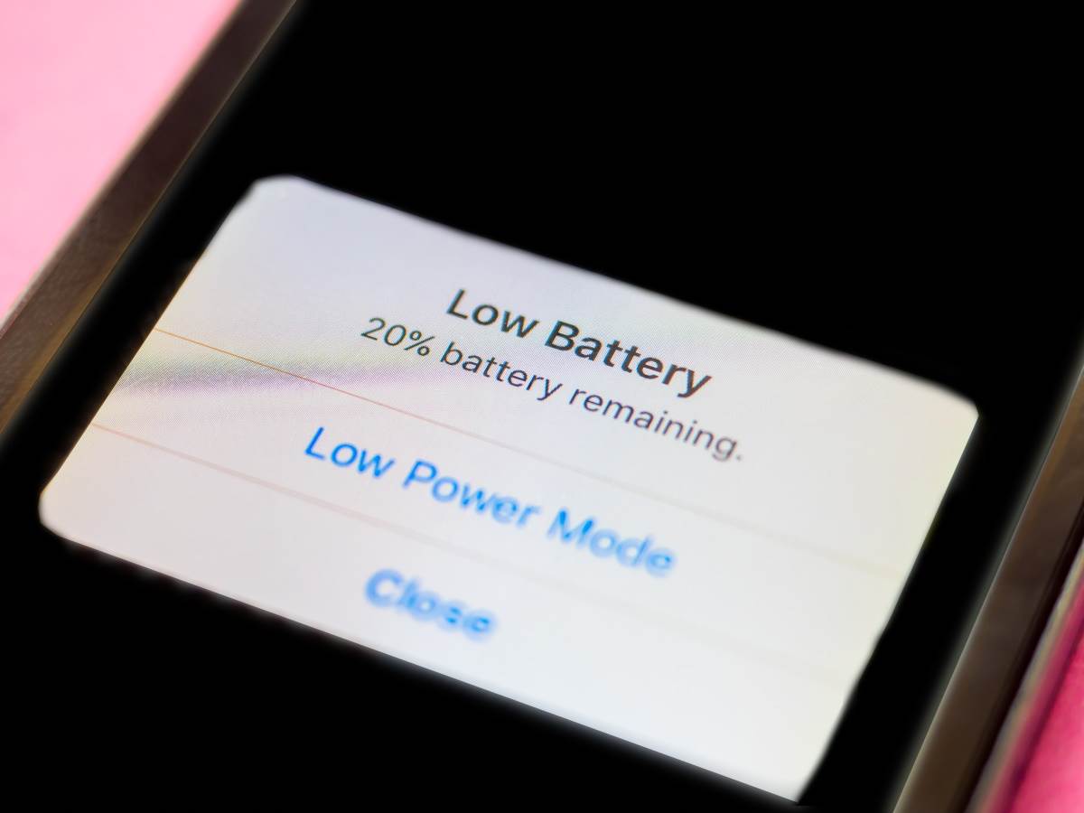 Poruka da je baterija na 20% na iPhone Poruka da je baterija na 20% na iPhone