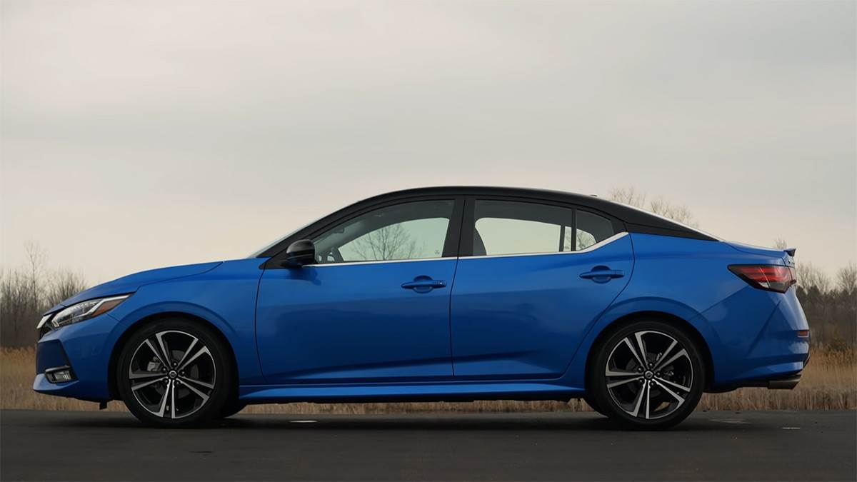 Nissan Sentra - Smart Life/ @savagegeese   Nissan Sentra - Smart Life/ @savagegeese