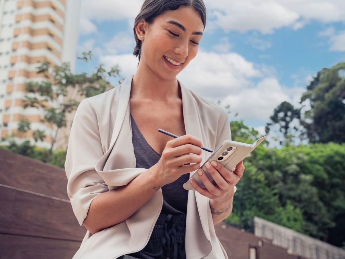  Motorola Edge 30 Pro (3).jpg - SmartLife / Motorola 