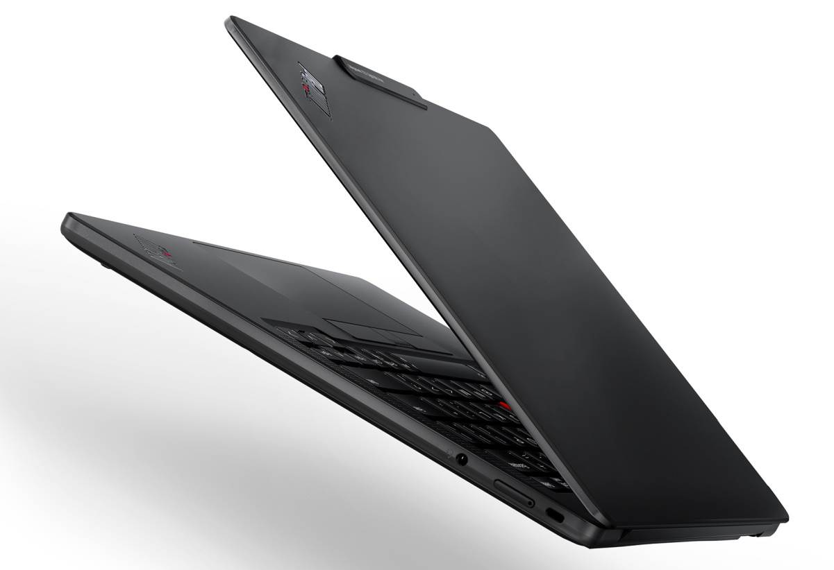  01_Thinkpad_X13s_Hero_Thin_Body_Design.jpg 