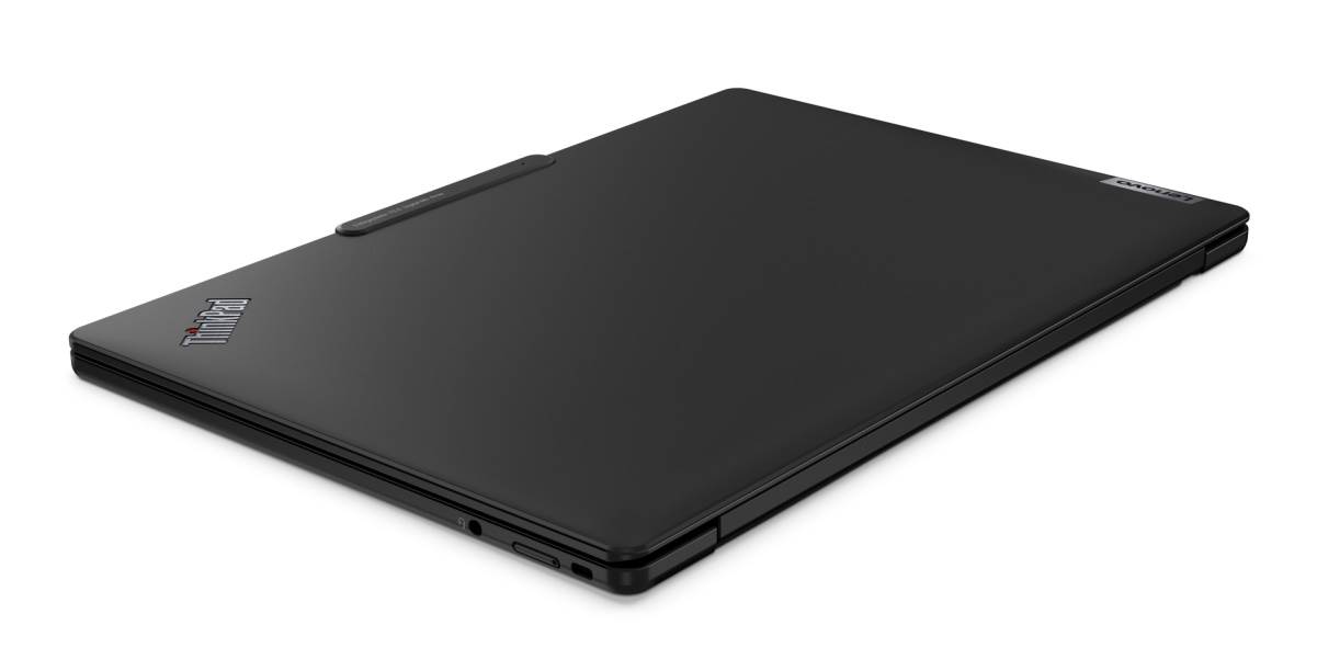  10_ThinkPad_X13s_Eagle_Hero_A_Cover.jpg - SmartLife / Lenovo 