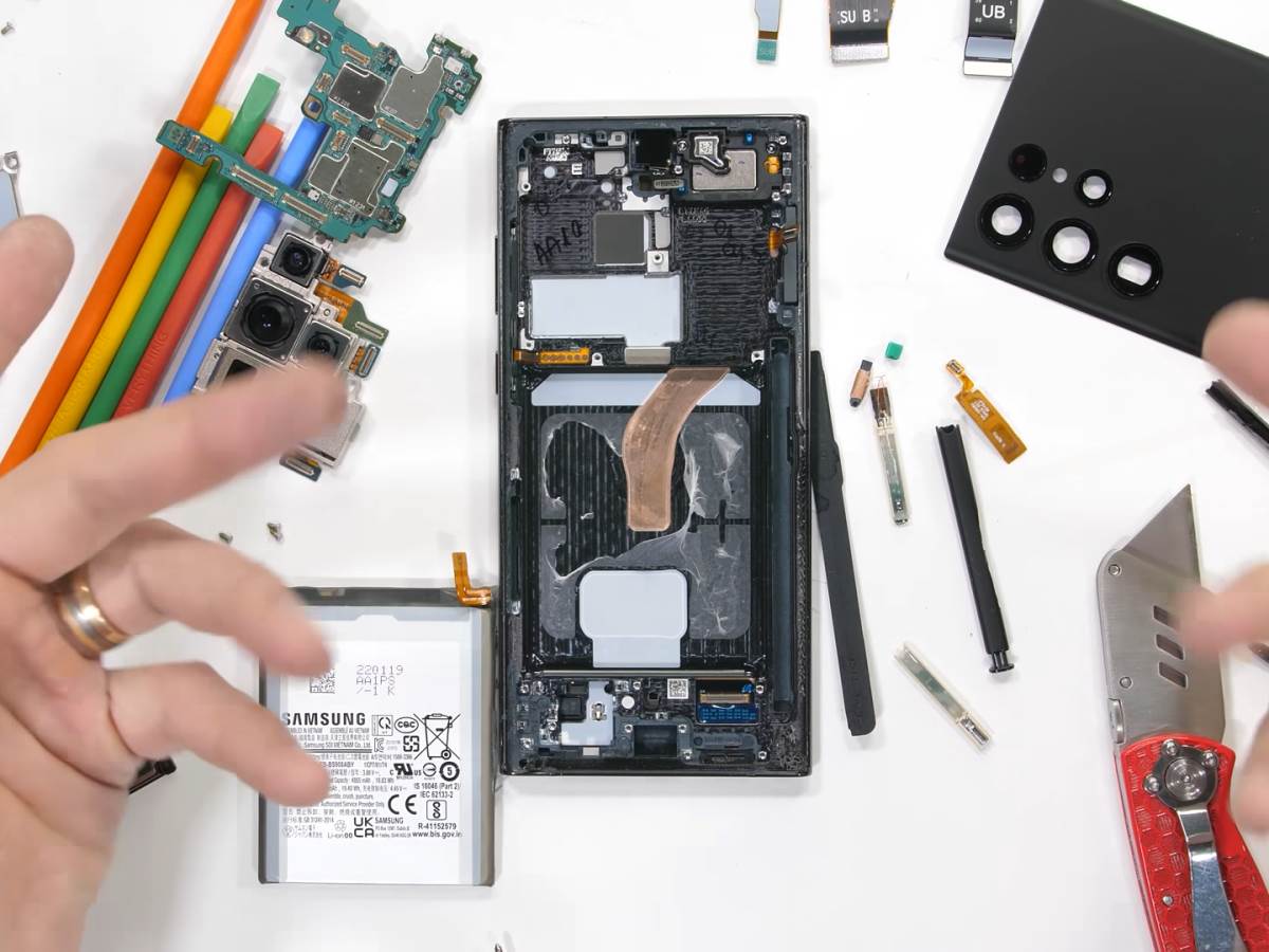  Samsung Galaxy S22 Ultra rastavljen na delove 