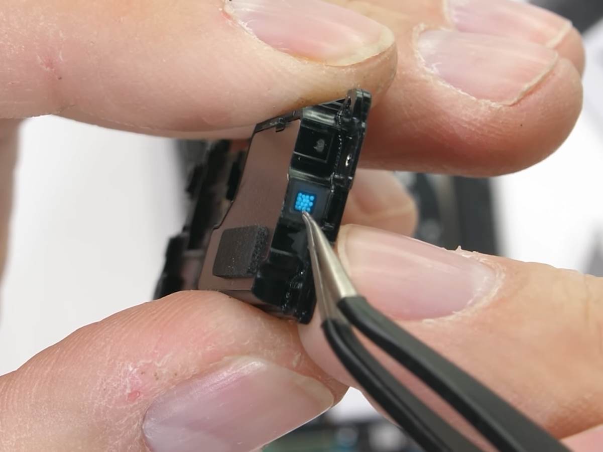 S22 Ultra rastavljanje (6).png - SmartLife / YouTube / JerryRigEverything / Printscreen   S22 Ultra rastavljanje (6).png - SmartLife / YouTube / JerryRigEverything / Printscreen